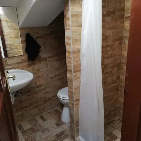 Kozponti Apartman 公寓