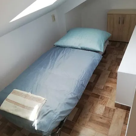 Kozponti Apartman 公寓 *